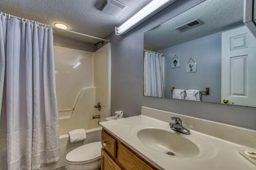 Colonial Crest 110 - Great location! - You can walk to town! condo - image 14