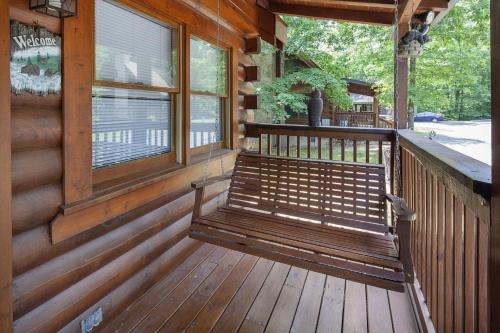 ER65 - Eagles Point - Great location Close to all the action! cabin - image 2