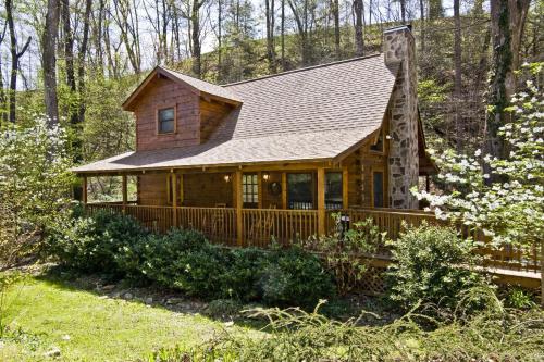 Two-Bedroom House room in ER51 - Natures Grace Retreat - Great location Close to all the action! cabin