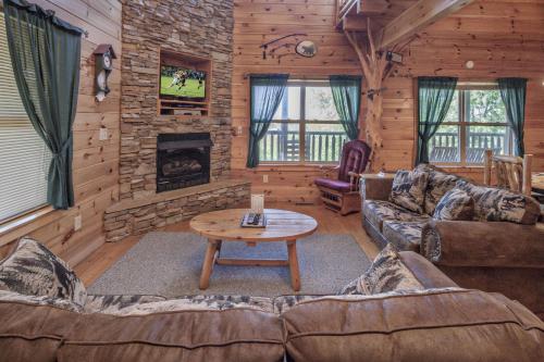 Bear Hugs - Great Cabin! cabin - image 3