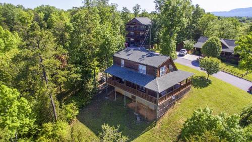Bear Hugs - Great Cabin! cabin in Sevierville, USA