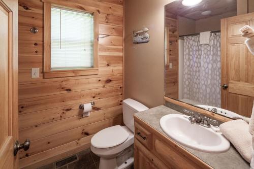 Bear Hugs - Great Cabin! cabin - image 2