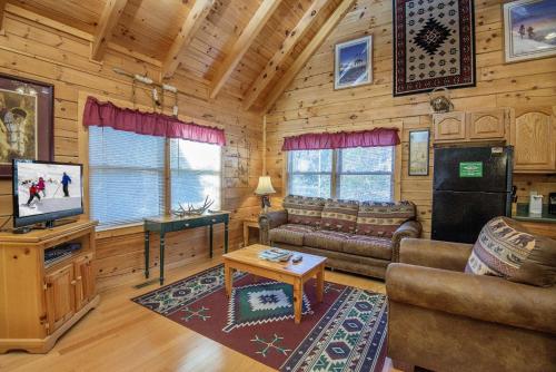 ER58 - Blue Heaven - Great location! Close to all the action! cabin - image 6