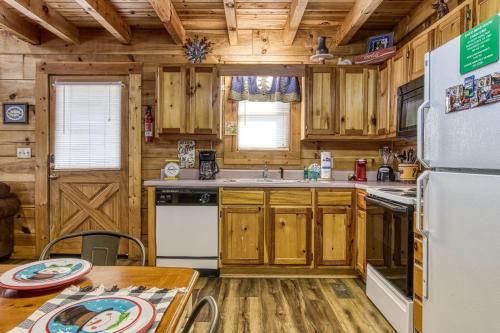 ER83 - Savage Loft - Your Close to the Action Cabin Getaway cabin, Pigeon Forge (photo 10)