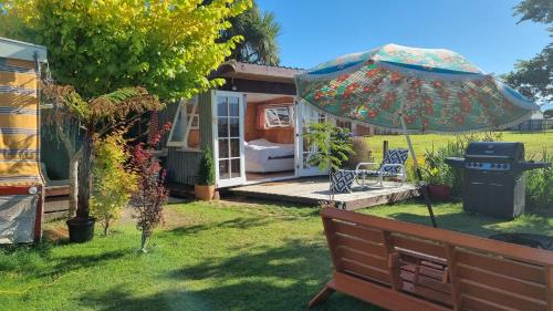 Delightful 1 bedroom tiny house, with retro Poptop