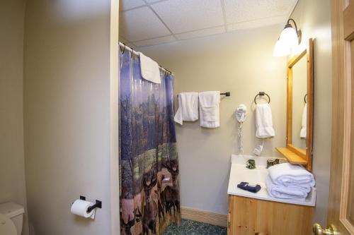 Four-Bedroom Holiday Home image 10