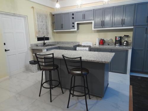 บริการและสิ่งอำนวยความสะดวก, Tropical Suites in ชัวเซิล