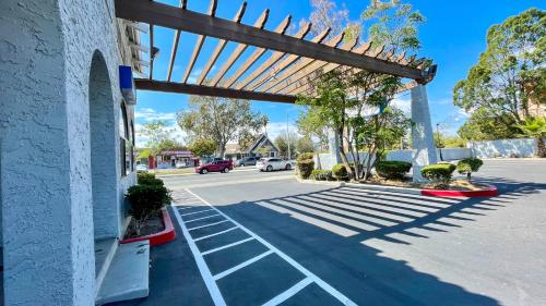 Rodeway Inn Milpitas near Great Mall - 숙소 외관