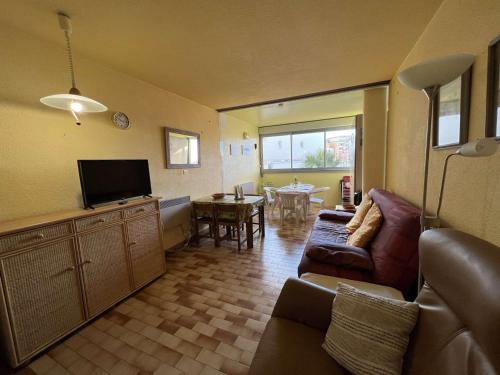 Studio cosy avec cabine, piscine, parking, lave-linge, proche plage et commerces. - FR-1-702-9 near Vieux Agde