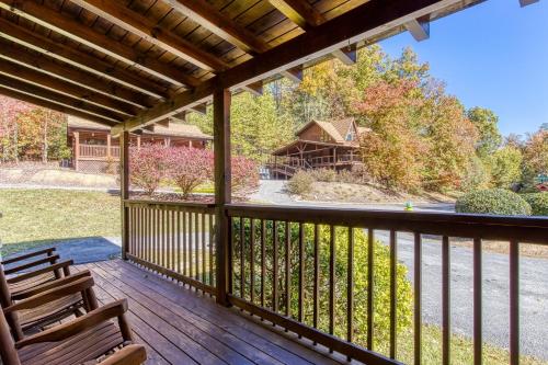 ER301 - Eagle's Hideaway - Great Location! Close To All The Action! cabin - image 5