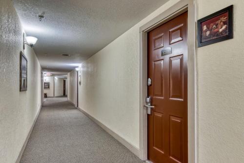 Owl See You 3205 - Close to Dollywood and Overlooking Gatlinburg Golf Course condo in Pigeon Forge, USA