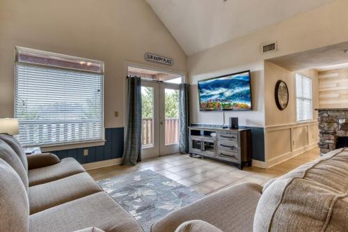 Owl See You 3205 - Close to Dollywood and Overlooking Gatlinburg Golf Course condo in Pigeon Forge, USA