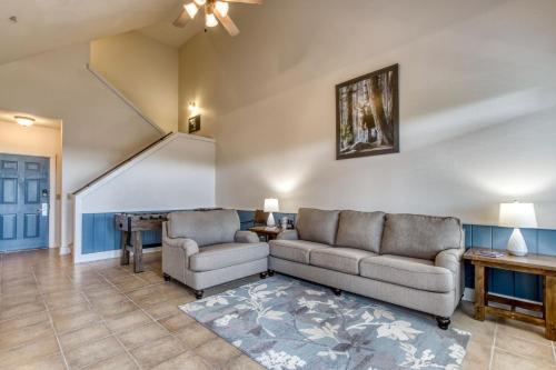 Owl See You 3205 - Close to Dollywood and Overlooking Gatlinburg Golf Course condo in Pigeon Forge, USA