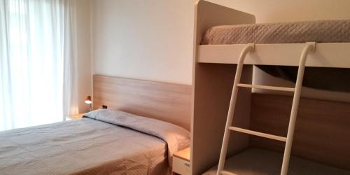 Residence Roberta con piscina - Agenzia Cocal 5