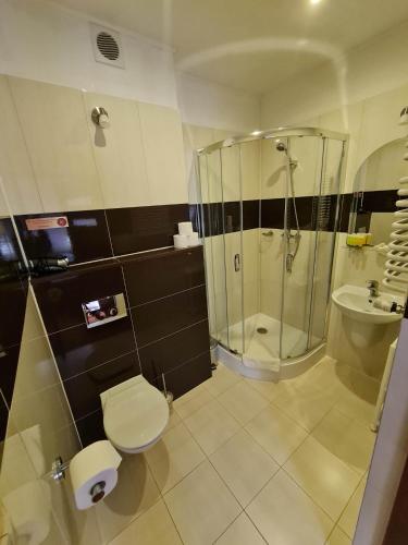 Hotel 365 - image 4