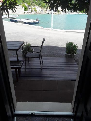 ระเบียง/ชานเรือน, Holiday Home By The Sea - Nina & Kate in สโตน