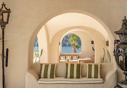 421872331 Therasia Resort Sea and SPA - The Leading Hotels of the World