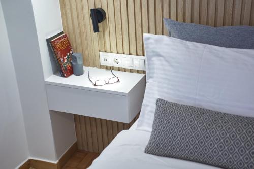 Artemis Suite at Acropolis Historic Center - image 4