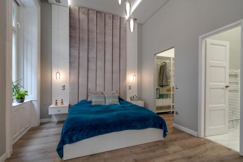 Helios Downtown Martha