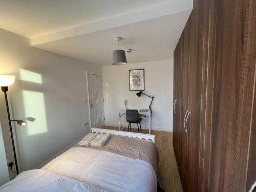 4 Wharncliffe Drive 3