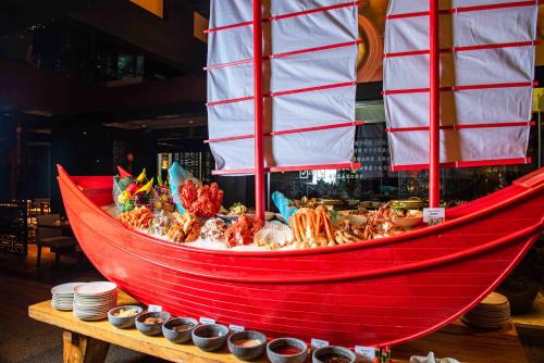 Futian Shangri-La, Shenzhen,Near to Shenzhen Convention&Exhibition Centre, Futian Railway Station