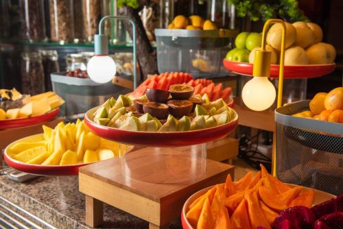 Futian Shangri-La, Shenzhen,Near to Shenzhen Convention&Exhibition Centre, Futian Railway Station