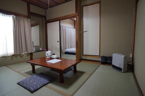 Ryokan Katsutaro - Accommodation - Tōkyō