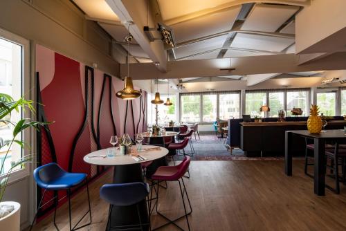 ห้องอาหาร, โนโวเทล ดิฌง รูท เดส์ กร็องด์ ครูส์ (Novotel Dijon Route des Grands Crus) in มาร์ซ็อง ลา โกต