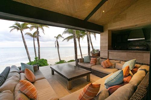 Visual Reference: From 56Pp Beachfront Designer Villa 7 Suites