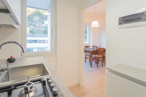 One-Bedroom Apartment image 9