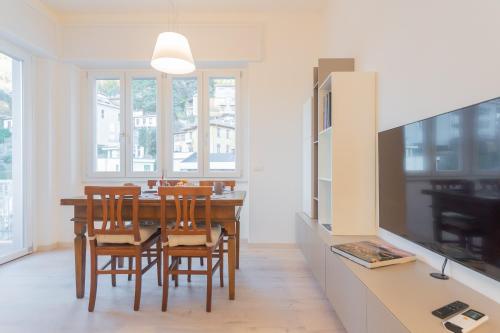 One-Bedroom Apartment image 6