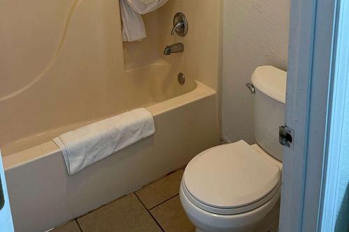 Days Inn by Wyndham Branson Near Theatre District in Branson, USA