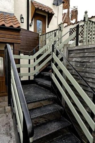 Two Bed First Floor Apartment in Village location in Грентхем