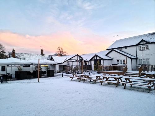 White Lion Hotel - image 11