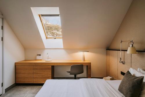 1 queen bed