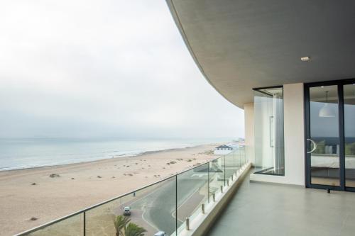 Afficher, Bay View Resort Namibia in Rand Rifles