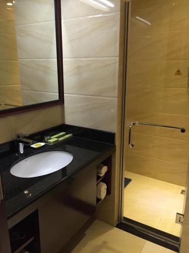 room detail thumbnail 2