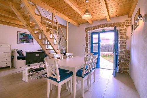 Cozy istrian stone villa Sasso with private pool