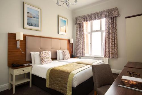 2 twin beds