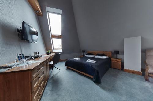 1 queen bed