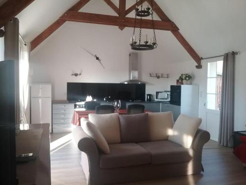 Maison indépendante et privative 52m2 au calme gîte à louer Cléré-les-Pins