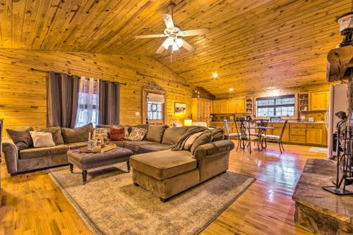 Pet-Friendly Cabot Cabin with Fenced Yard!
