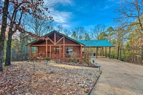 Pet-Friendly Cabot Cabin with Fenced Yard!