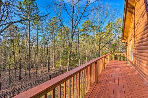 Pet-Friendly Cabot Cabin with Fenced Yard!