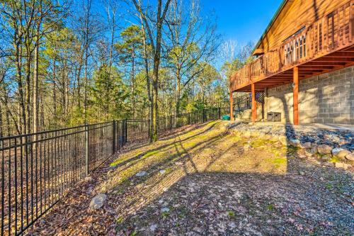 Pet-Friendly Cabot Cabin with Fenced Yard!