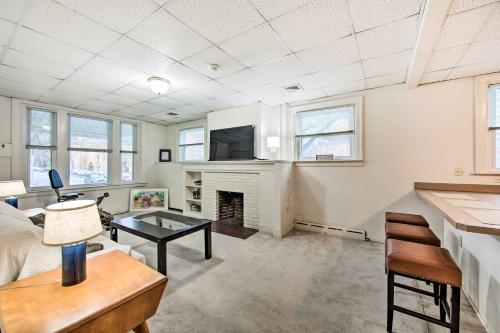 Lancaster Unit with Expansive Covered Porch!, Lancaster (Foto 4)