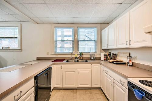 Lancaster Unit with Expansive Covered Porch!, Lancaster (Foto 9)