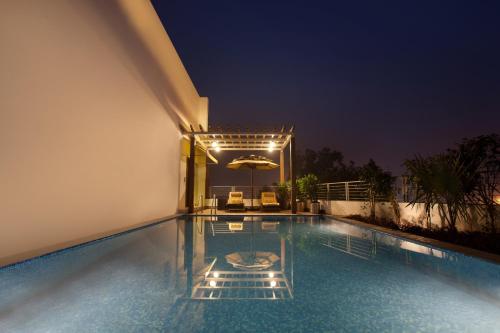 Swimming pool, Lemon Tree Hotel Chennai in Chennai