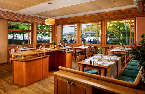 Restorāns, Hotel Restaurant Schiff in Hofe