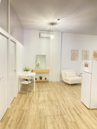 Flamenca Triana - Apartamento Wifi con 2 Dormitorios 2 sofas camas 2 baños 5